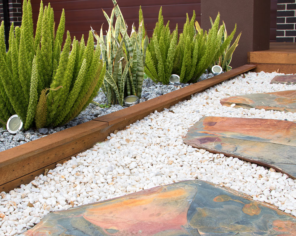 Çakıl Taşı Seçim Rehberi: Dekoratif Kullanım Alanları ve Renk Seçenekleri